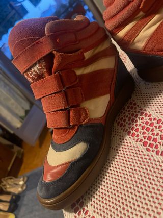 Zapatillas Diesel rojas y azules