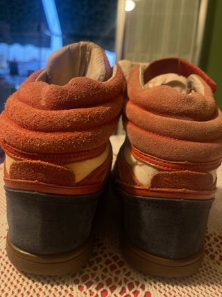 Zapatillas Diesel rojas y azules