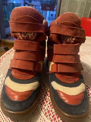 Zapatillas Diesel rojas y azules