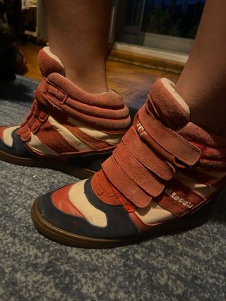 Zapatillas Diesel rojas y azules