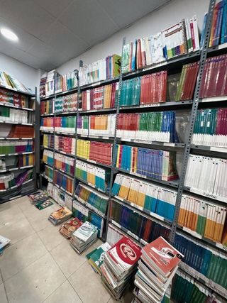 Damos libros de 4º de ESO.
