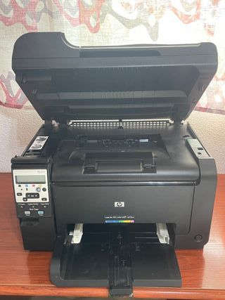 Impresora HP LaserJet 100 color MFP