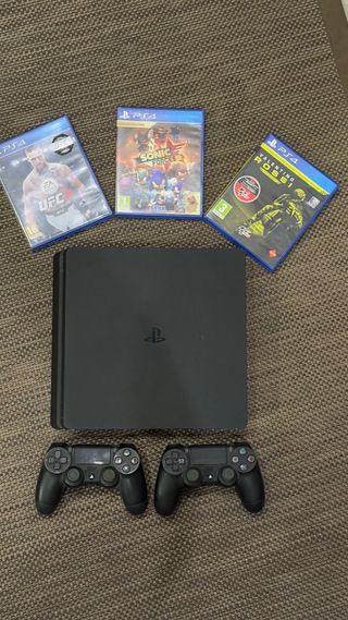 PS4 slim (PlayStation 4) + 2 mandos + 3 juegos