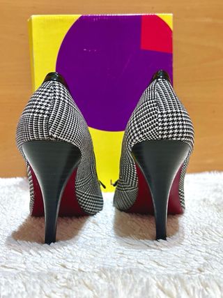 Tacones Lorena Carreras - Gris & Negro