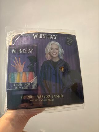 Kit Enid - Peluca y uñas