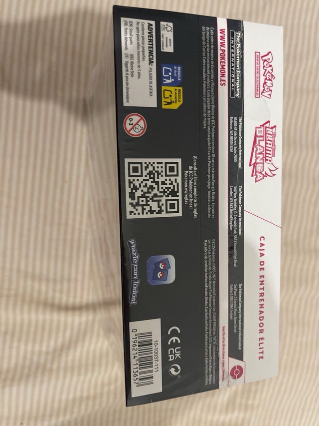 Caja Entrenador Elite Pokémon Llamas Blancas ES🇪🇸