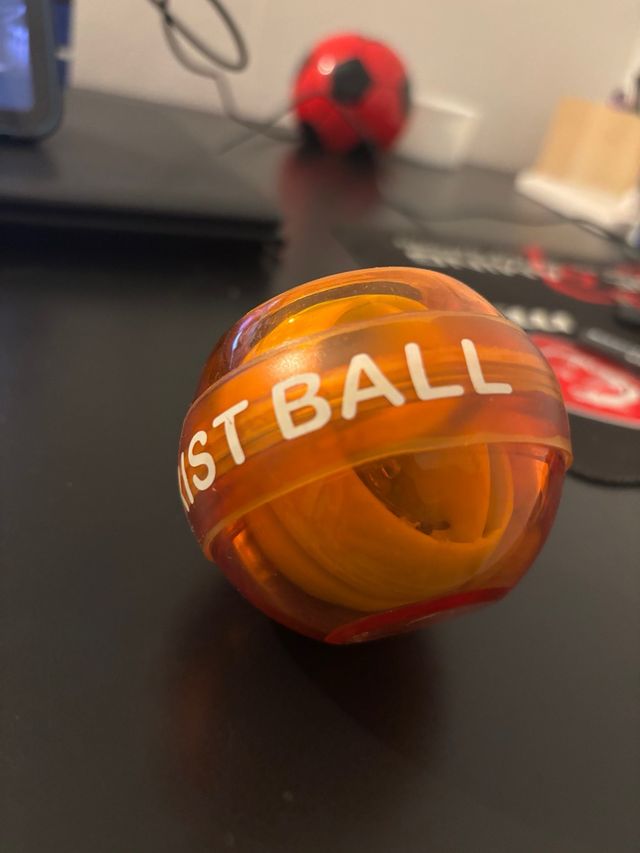 Palla da polso arancione - Esercizio per le mani