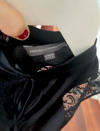 Vestido cóctel negro, entallado y sofisticado 