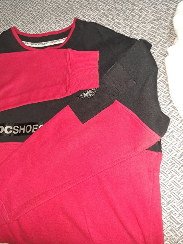 Sudadera DC Shoes roja y negra