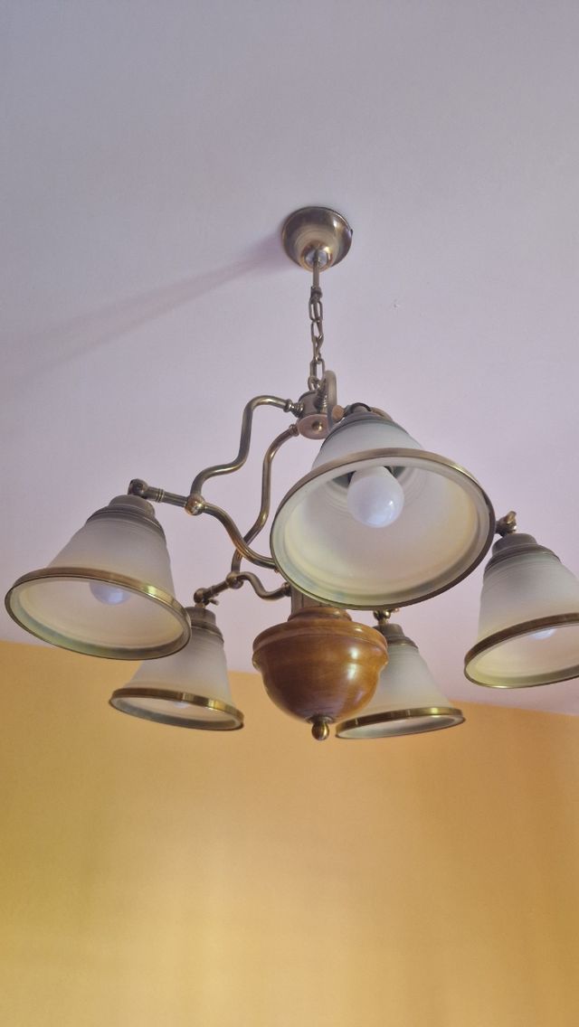 Lámpara techo 5 luces dorada + 2 apliques a juego