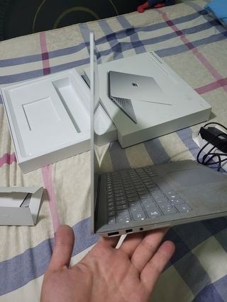 Microsoft Surface Laptop Plata