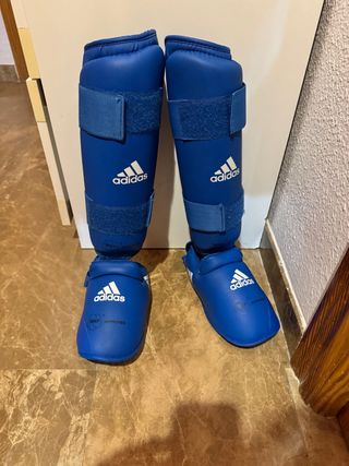 Protectores espinilleras Adidas WKF