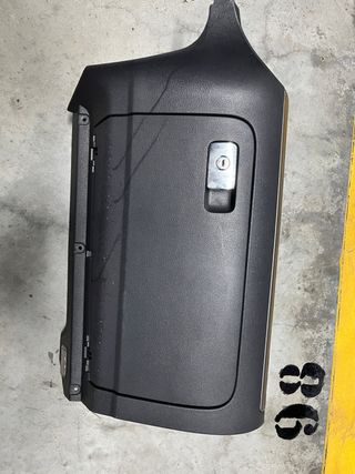 Guantera VW Golf V