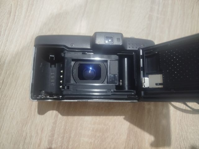 Cámara Nikon Zoom 600 AF