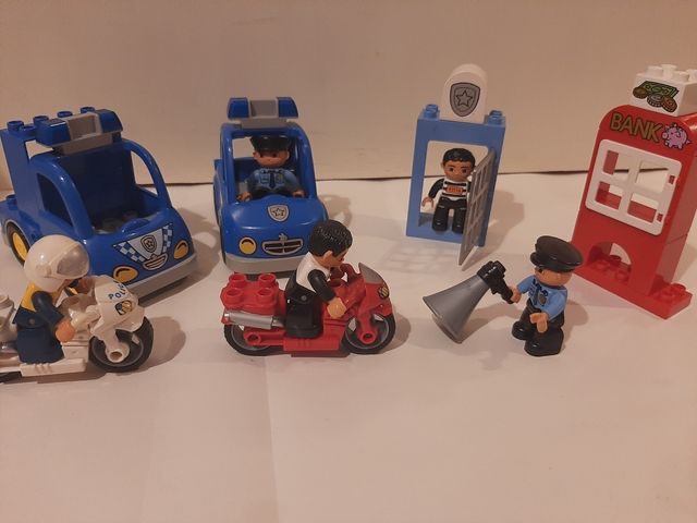 Lego Duplo: Policías y Ladrones