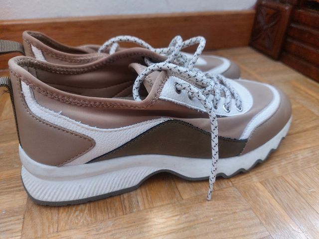 Zapatillas Porfois beige y marrón