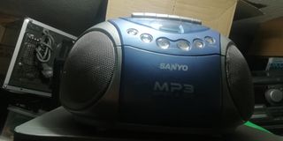 Radio CD Sanyo MP3 - Azul y Plata