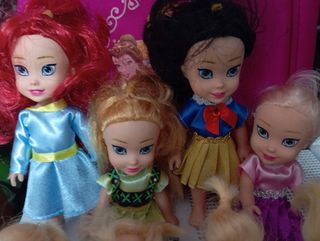 8 Muñecas Princesas Disney y Bolso chic