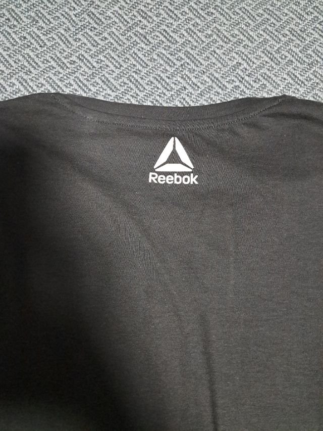 Camiseta Reebok gris talla L