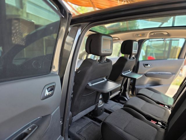 Peugeot 5008 2012