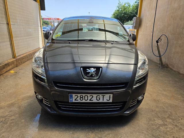 Peugeot 5008 2012