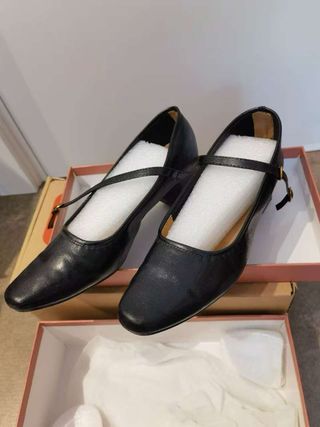 Tacones negros bajos - elegantes