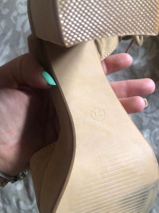 Sandalias tacón beige 37