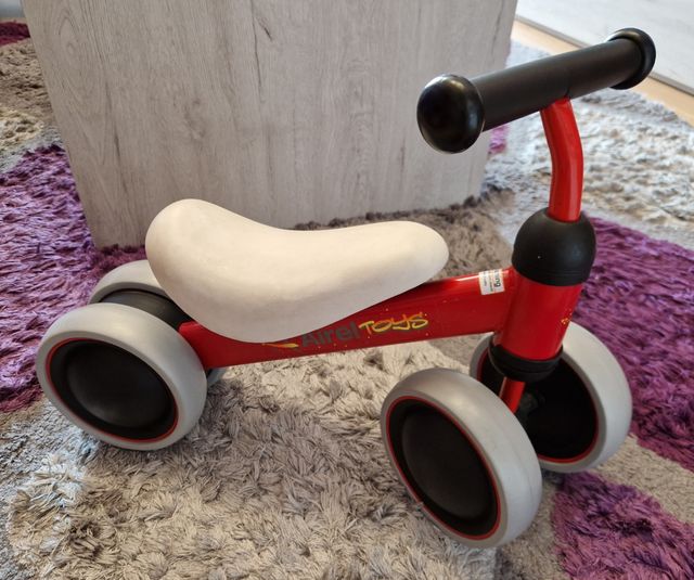 Triciclo correpasillos infantil Airel Toys rojo
