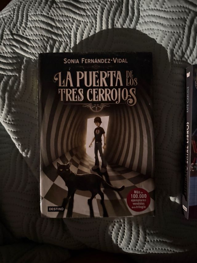 La puerta de los tres cerrojosa