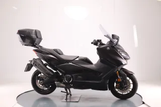 YAMAHA T-MAX 560 TECH 2024