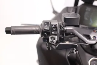 YAMAHA T-MAX 560 TECH 2024