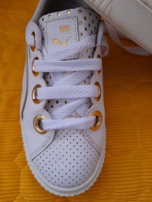 Zapatillas Puma blancas y doradas 38