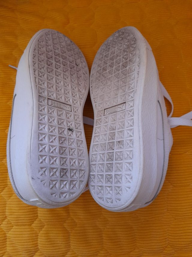 Zapatillas Puma blancas y doradas 38