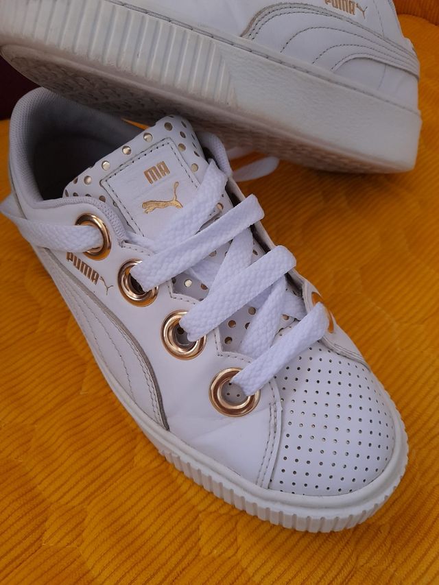 Zapatillas Puma blancas y doradas 38