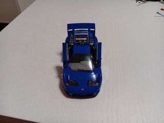 Bugatti EB110 1:24 Escala