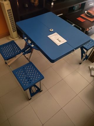 Mesa plegable camping azul - 4 sillas sin estrenar