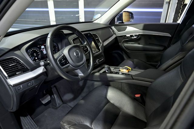 Volvo XC90   2.0 B5 D AWD Momentum Pro Auto 