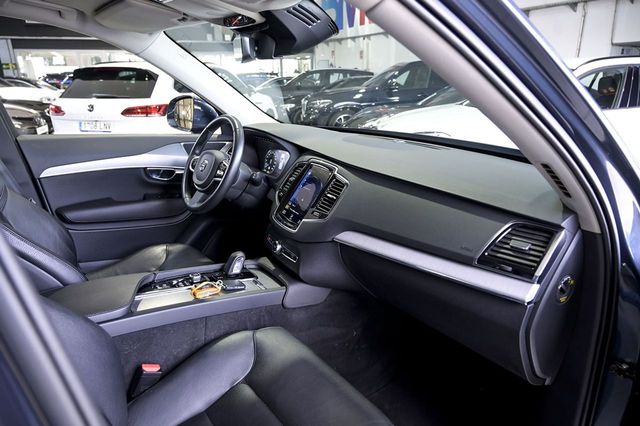 Volvo XC90   2.0 B5 D AWD Momentum Pro Auto 