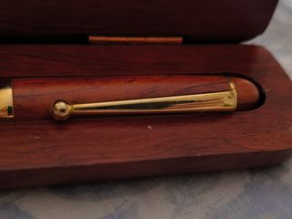 Penna legno pregiato + custodia