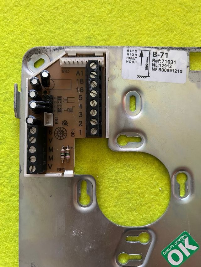 ¡OPORTUNIDAD! MONITOR TEGUI M-71