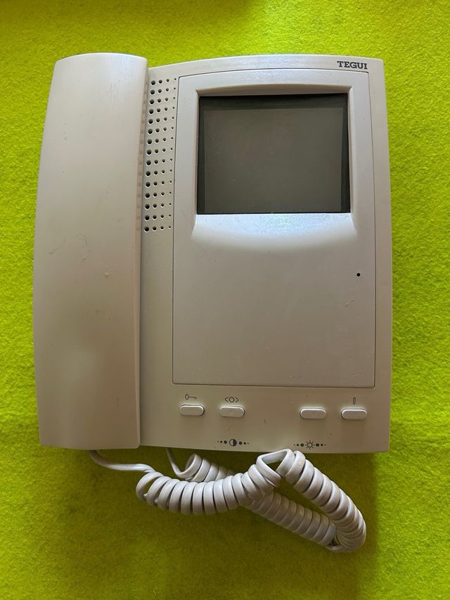 ¡OPORTUNIDAD! MONITOR TEGUI M-71