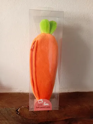 Astuccio carota porta matite