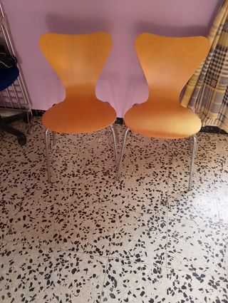 2 sillas comedor madera naranja