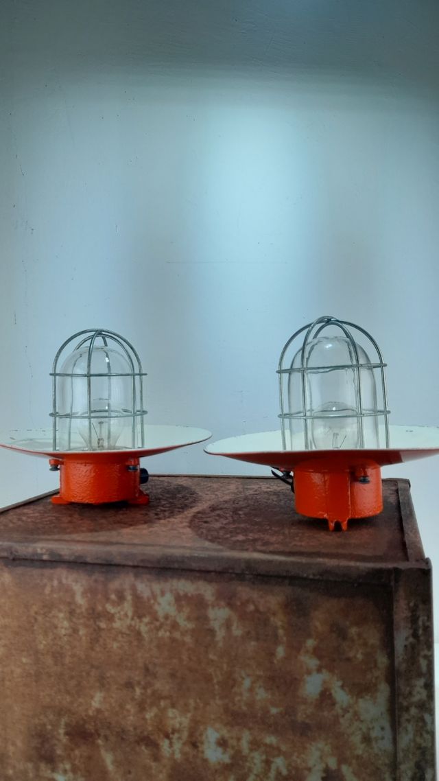 2 Lampade Industriali Vintage Arancio