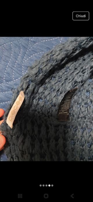 Sciarpa blu in maglia