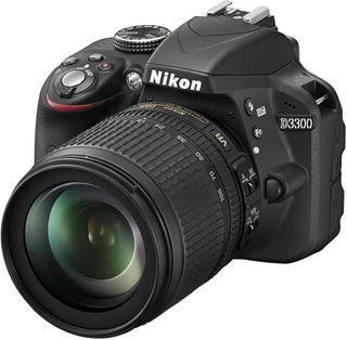 Nikon D3300 réflex + objetivo 18 105 + extras