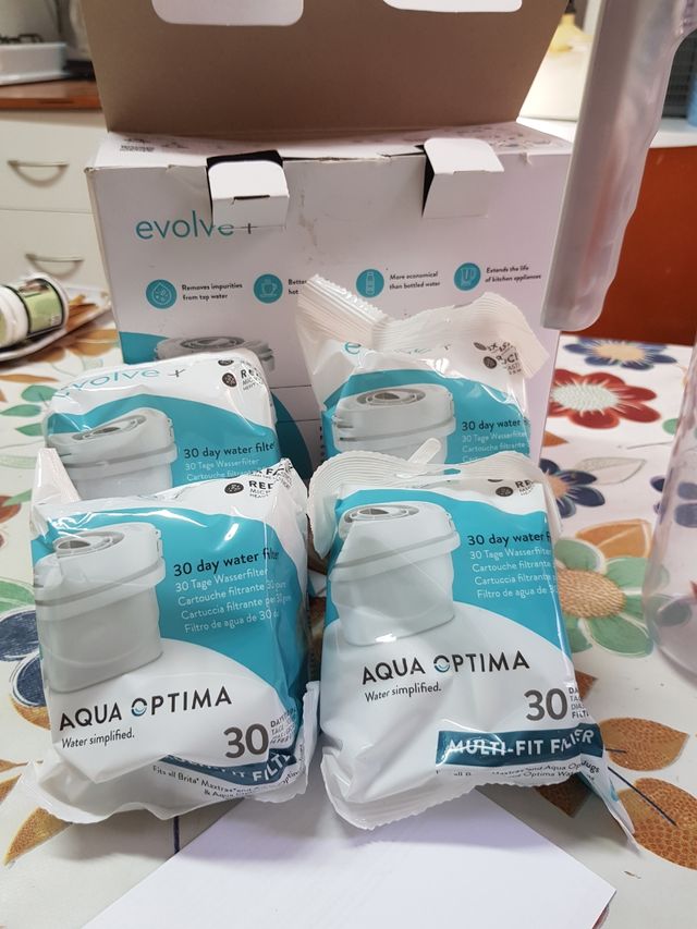 JARRA FILTRANTE DE AGUA BWT + 4 filtros de regalo