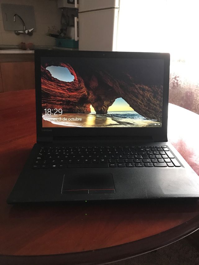 Portátil Lenovo v110 es un i3 - Negro