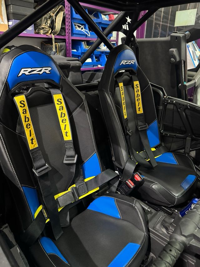 Buggy Polaris RZR 1000 RedBull de ultimos del 2023