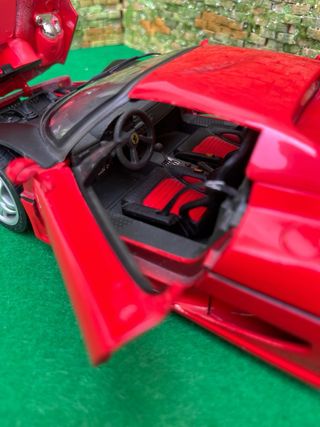 Ferrari F50 – Escala 1:18 – Maisto
